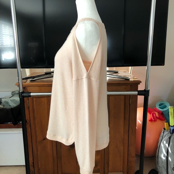 Peyton Primrose Shoulder Cut Out Sweater size Large - Picture 2 of 10